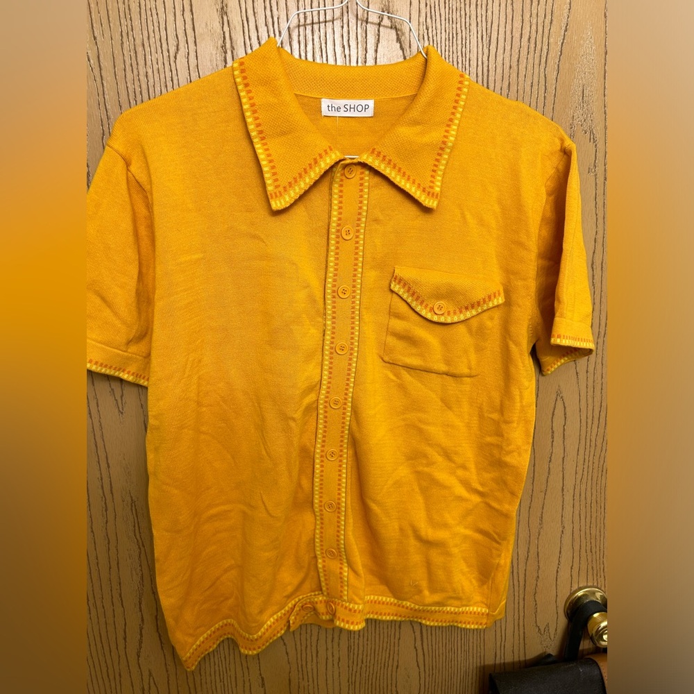 Men’s yellow button up